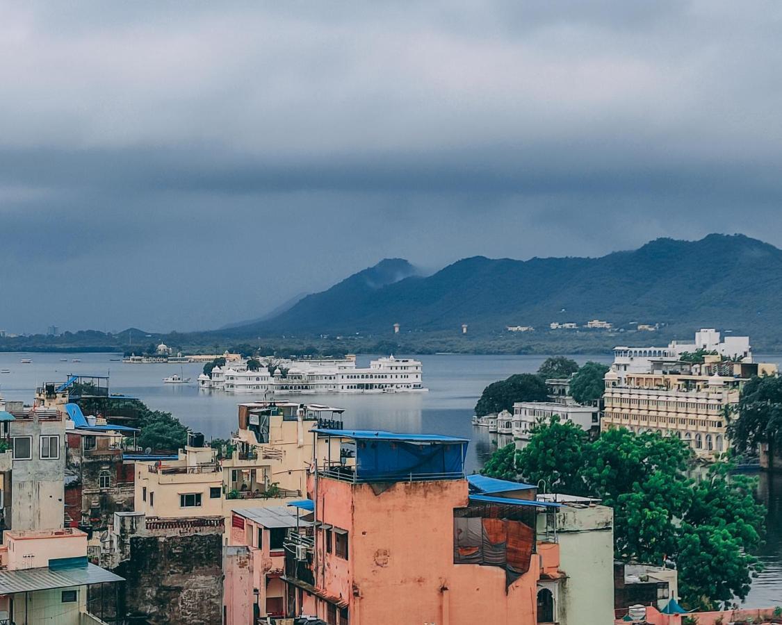 Hotel Lake Bridge Udaipur Exterior foto
