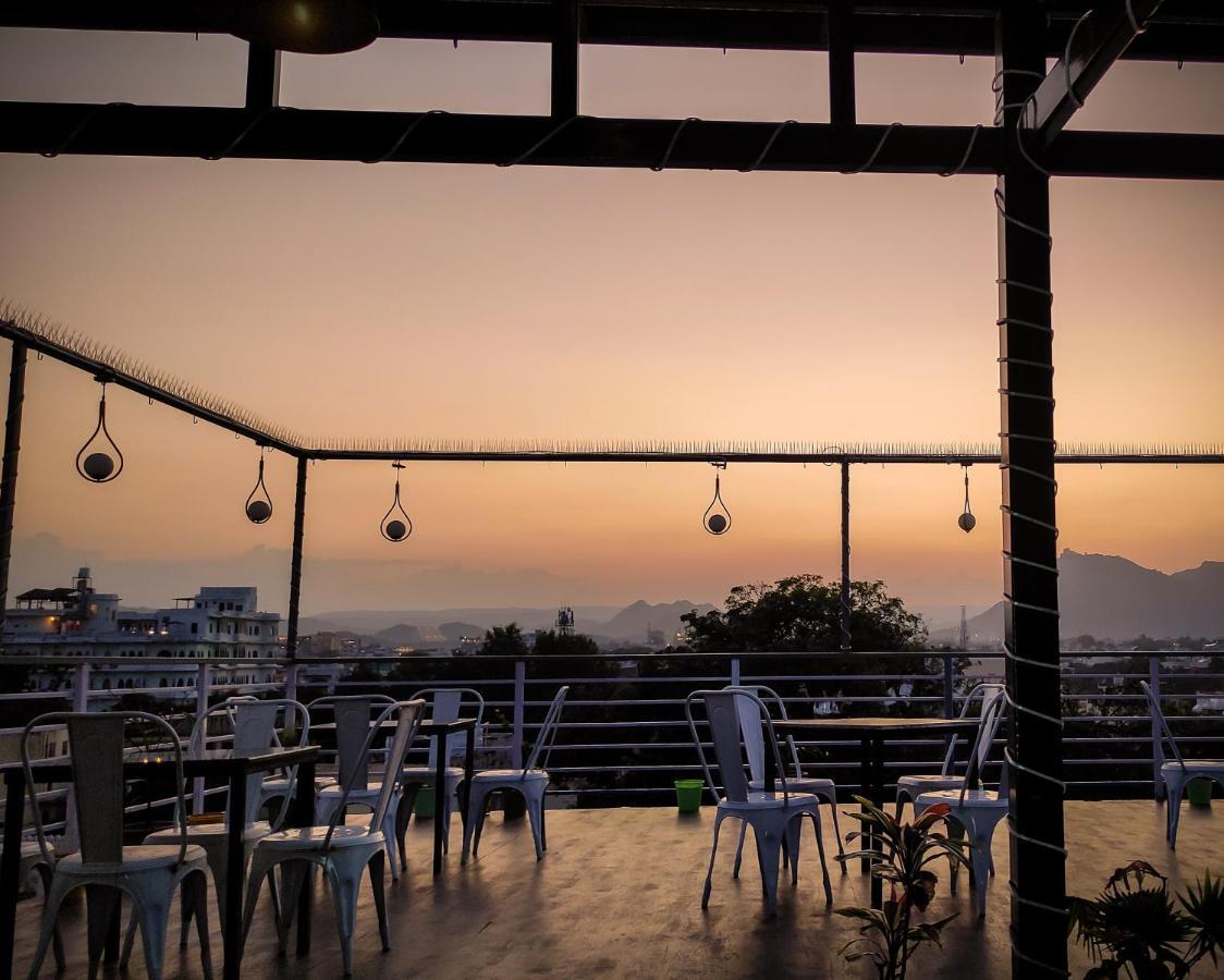 Hotel Lake Bridge Udaipur Exterior foto