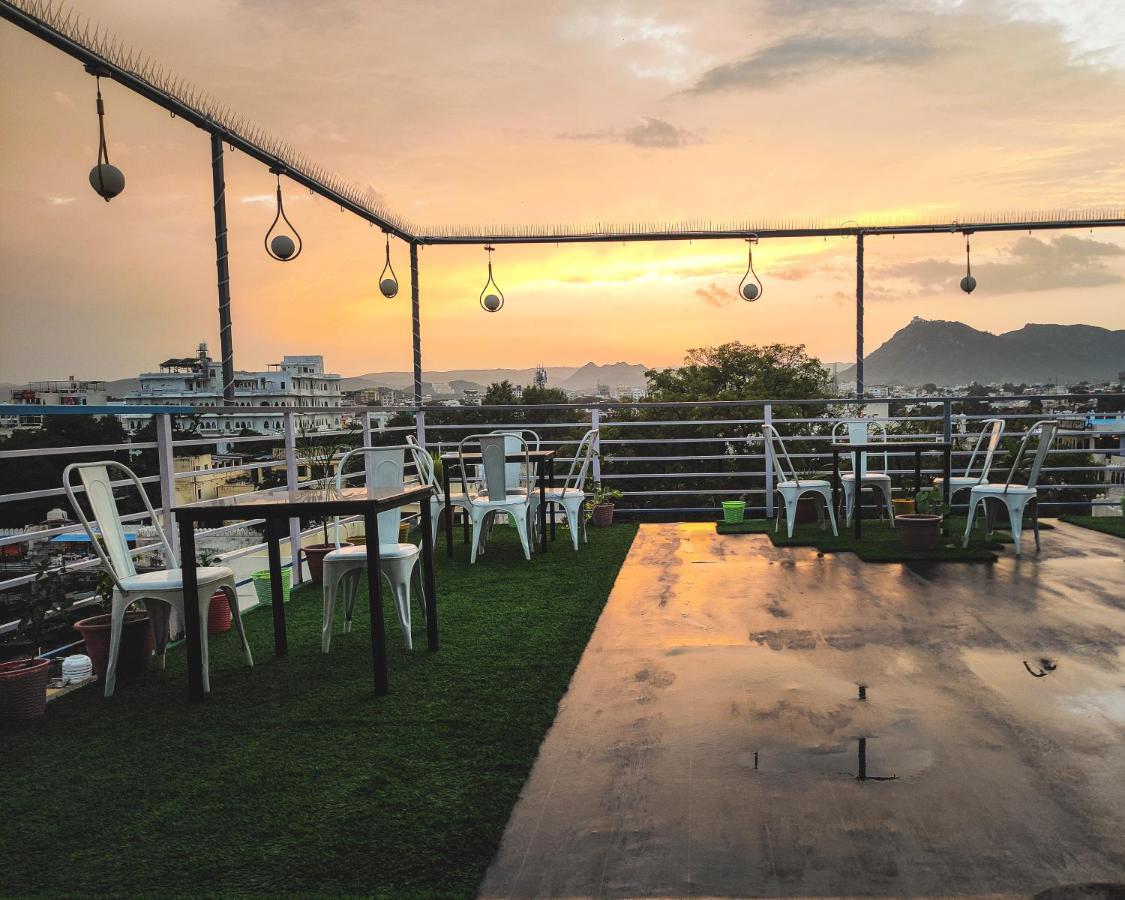 Hotel Lake Bridge Udaipur Exterior foto